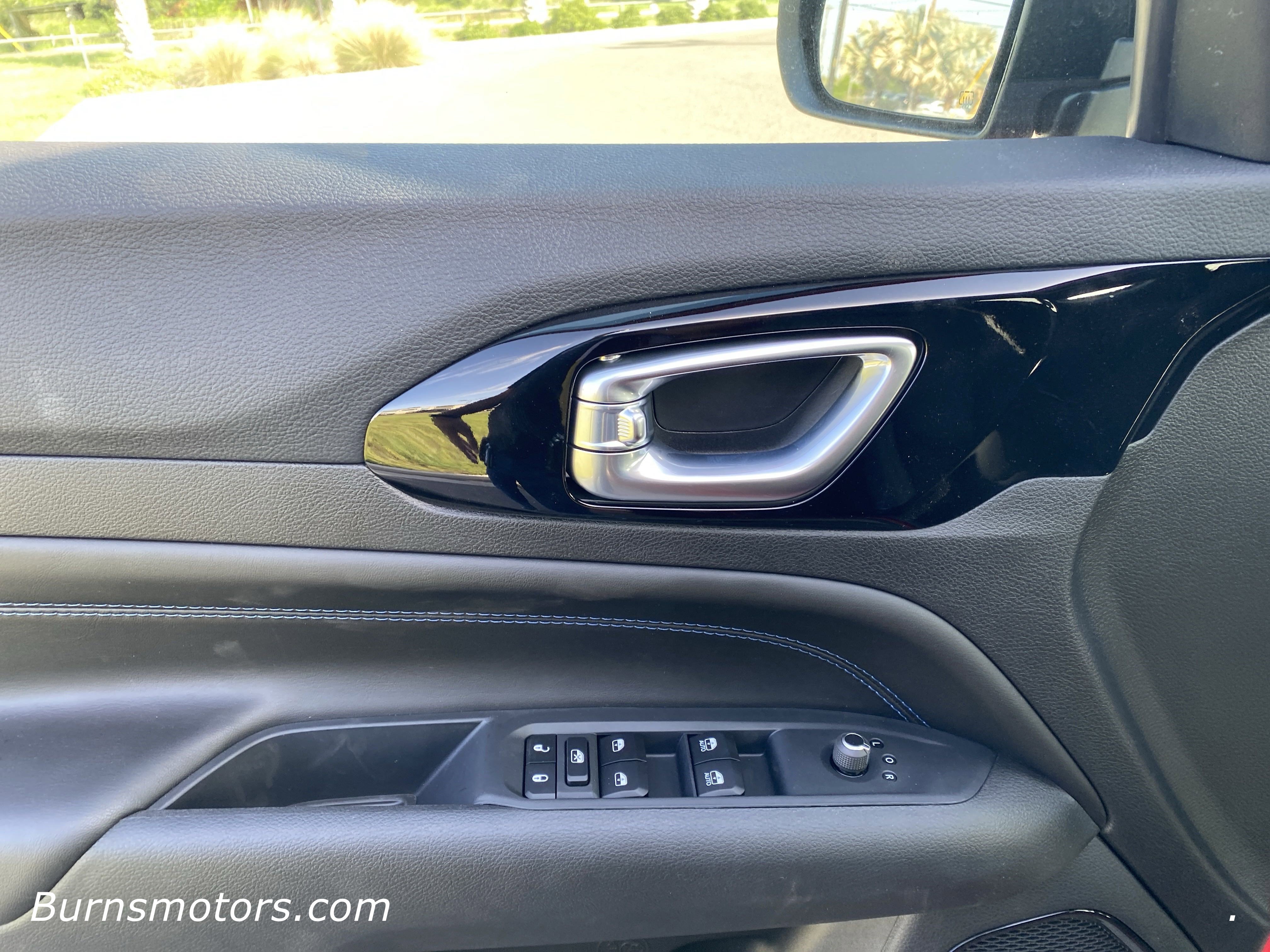 2025 Jeep Compass Altitude photo 3