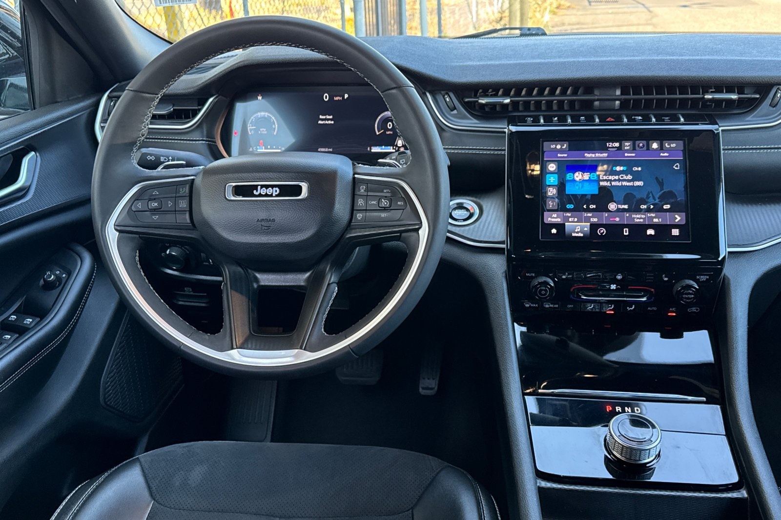 2024 Jeep Grand Cherokee Altitude photo 13