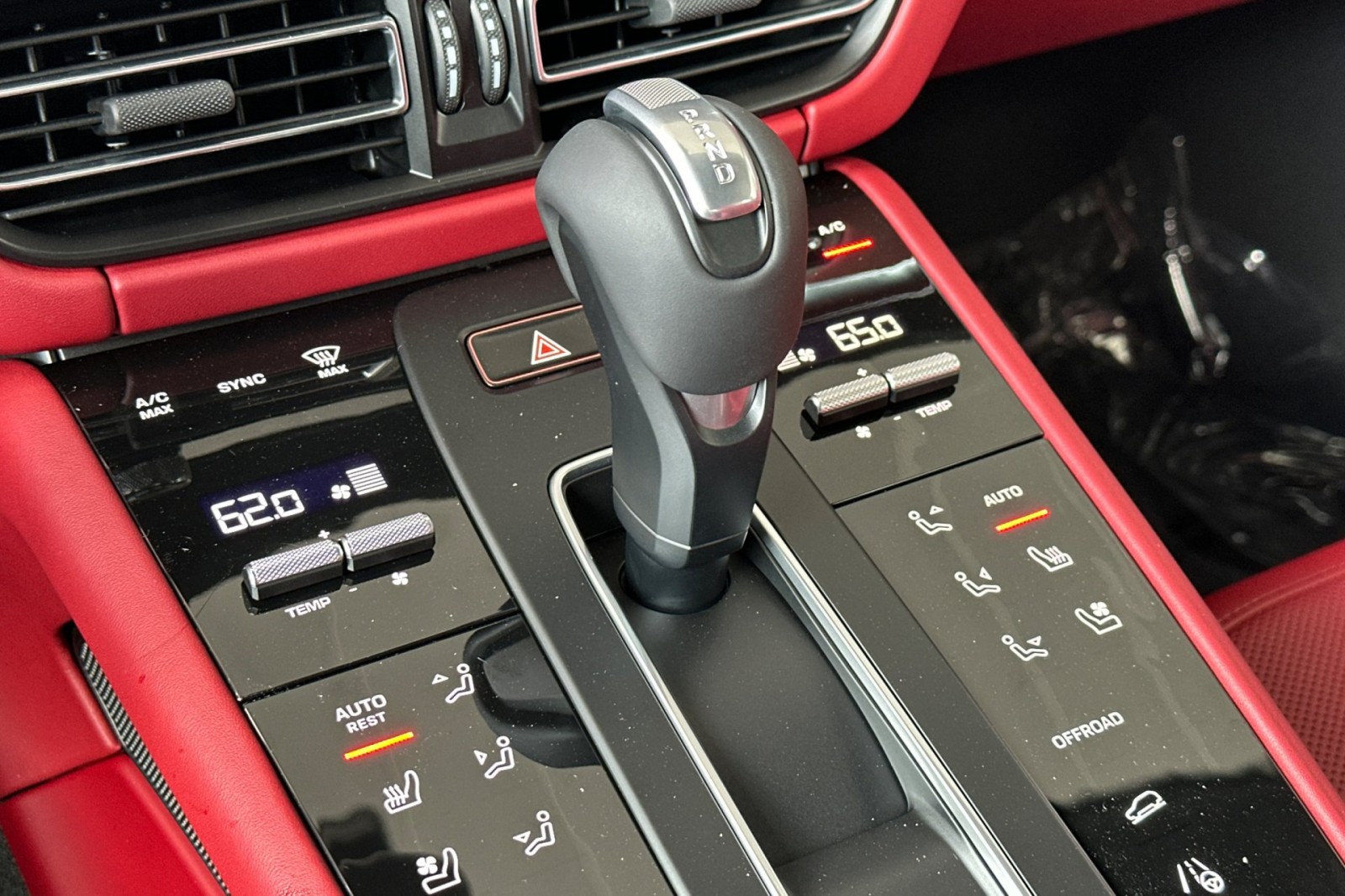 2025 Porsche Macan GTS photo 23