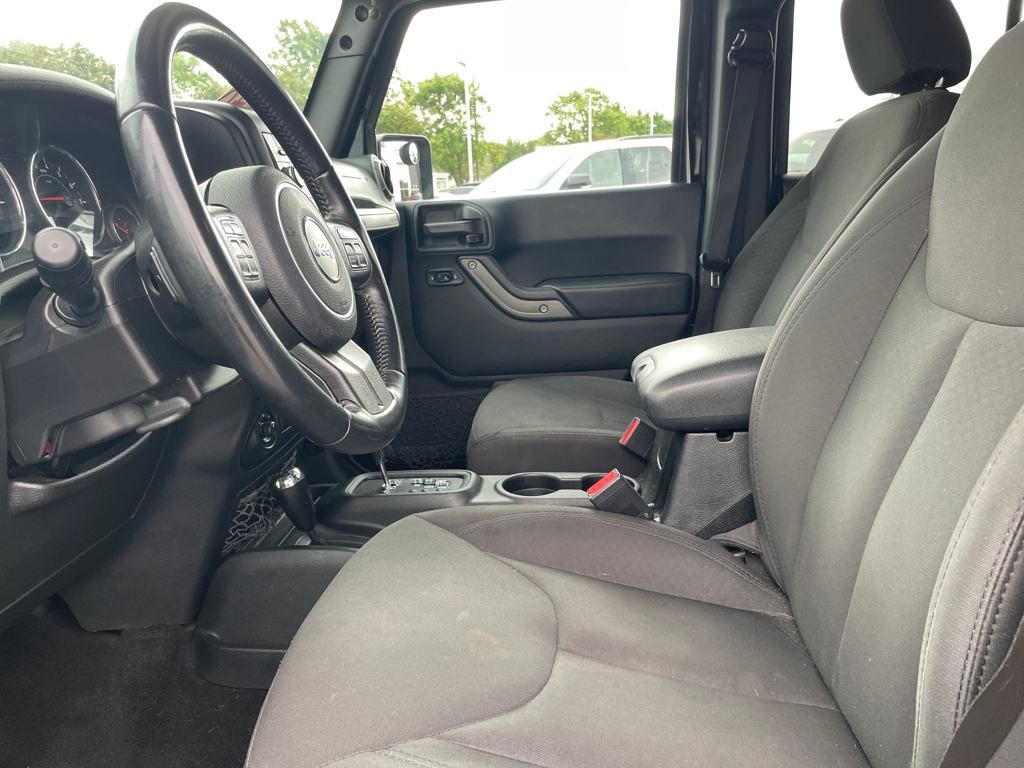 2018 Jeep Wrangler Unlimited Sport photo 2