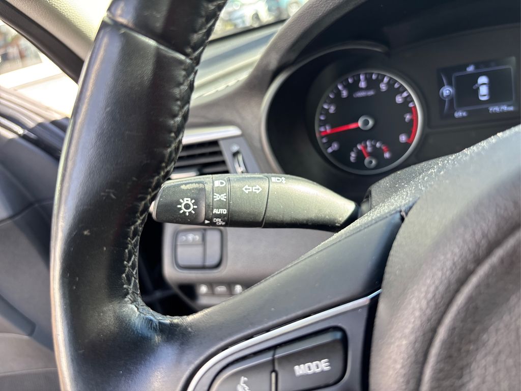 2016 Kia Optima EX photo 22