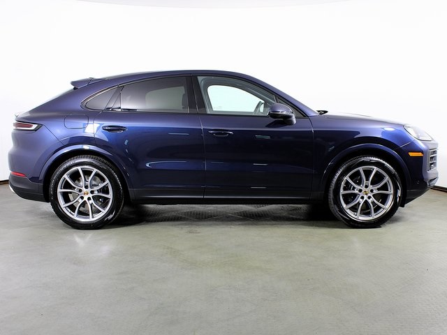 2025 Porsche Cayenne photo 8