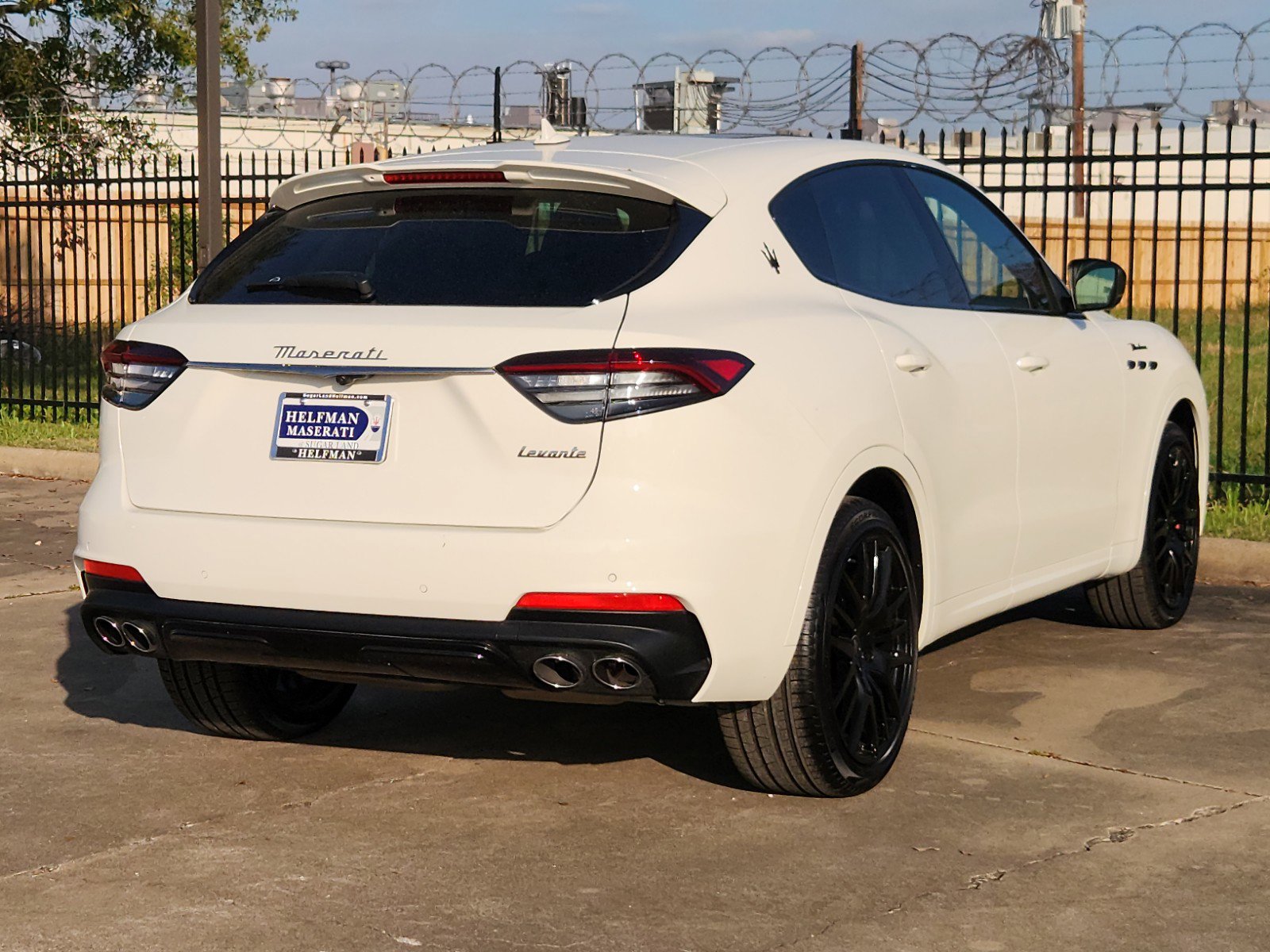 2024 Maserati Levante Modena photo 4