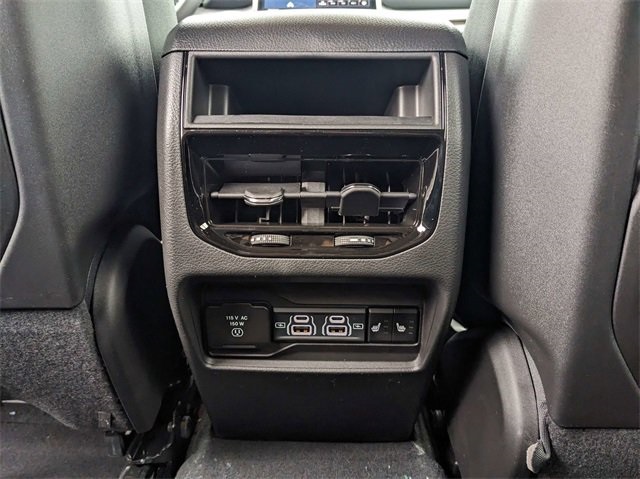 2024 Jeep Cherokee Limited 4xe photo 17