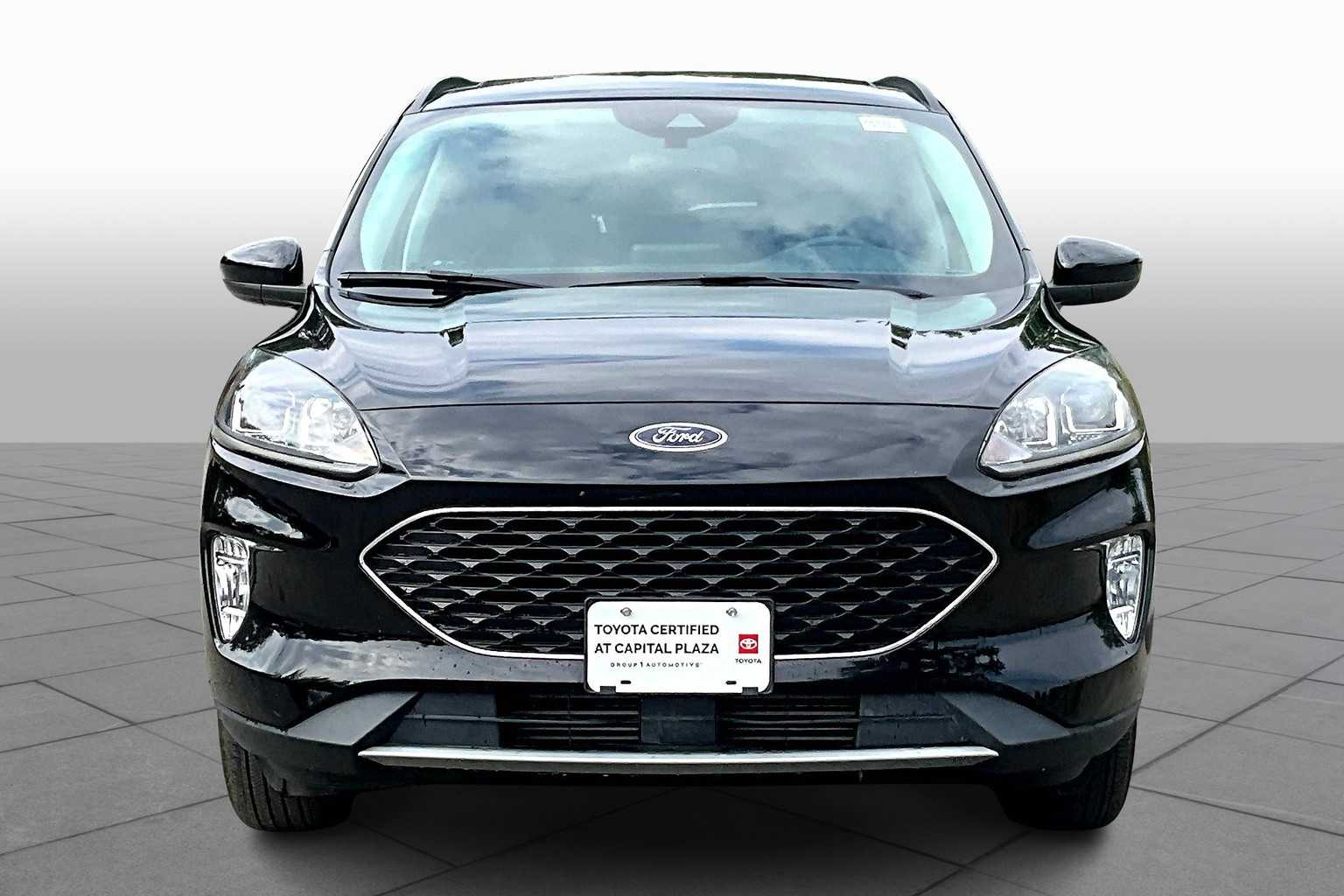2022 Ford Escape SEL photo 2