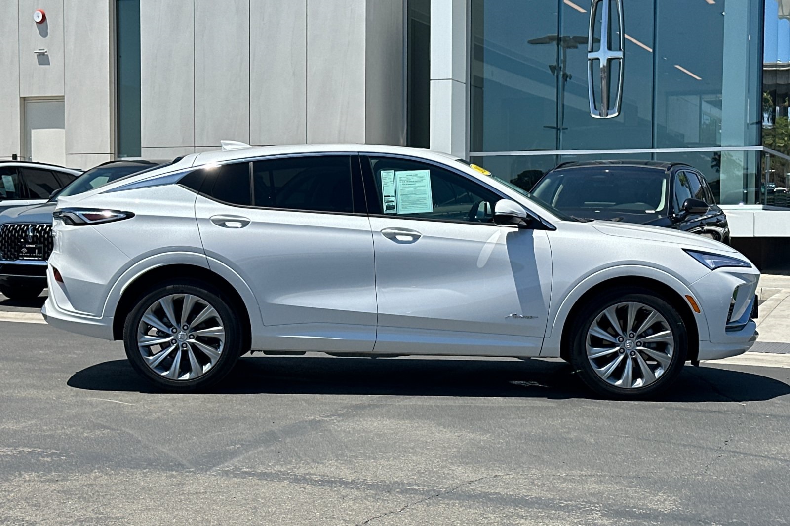 2024 Buick Envista Avenir photo 2