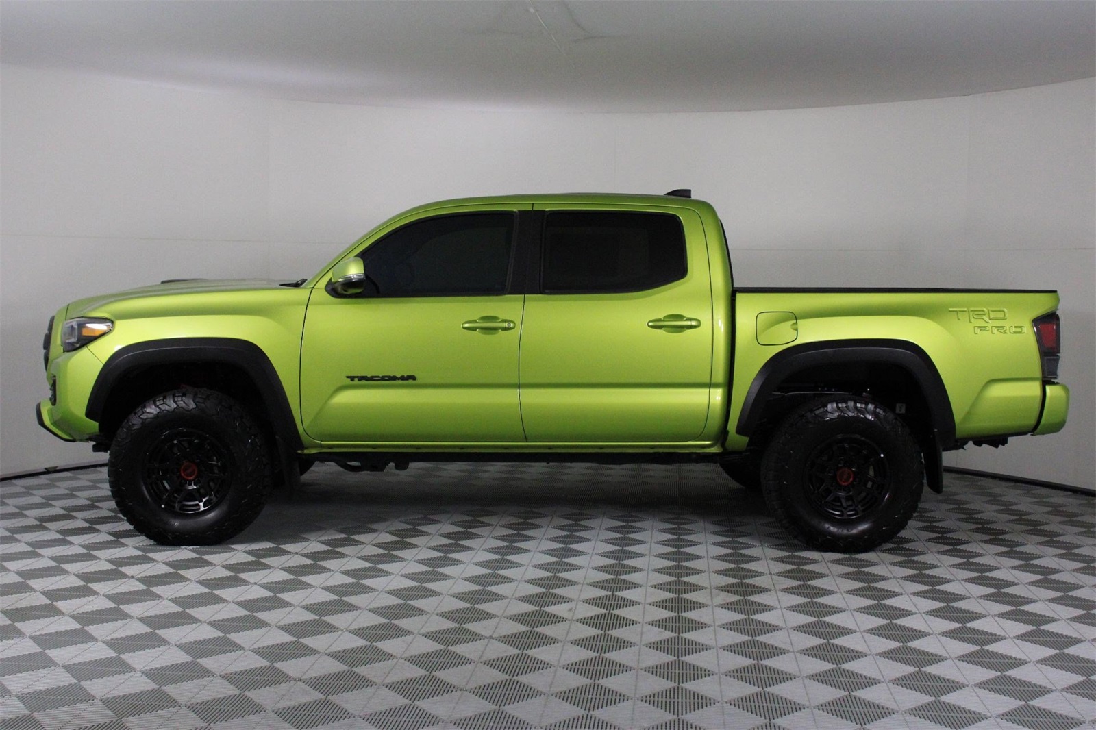 2022 Toyota Tacoma TRD Pro photo 2