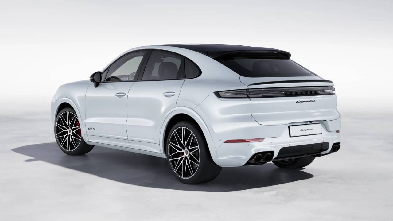 2025 Porsche Cayenne GTS photo 3