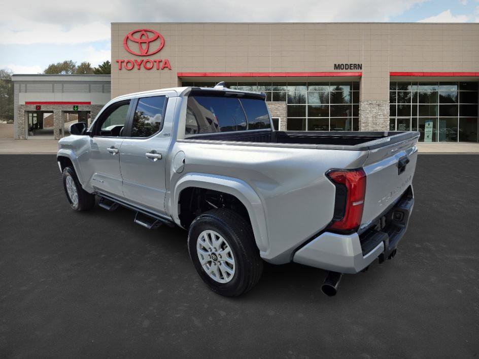 2024 Toyota Tacoma SR5 photo 7