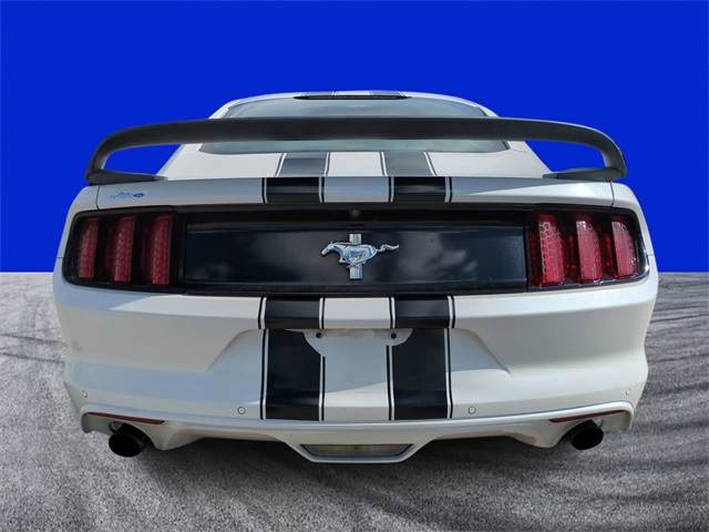 2017 Ford Mustang V6 photo 4