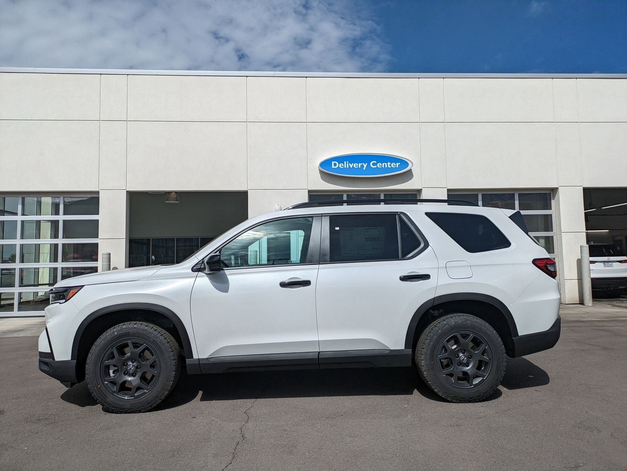 2025 Honda Pilot TrailSport photo 6