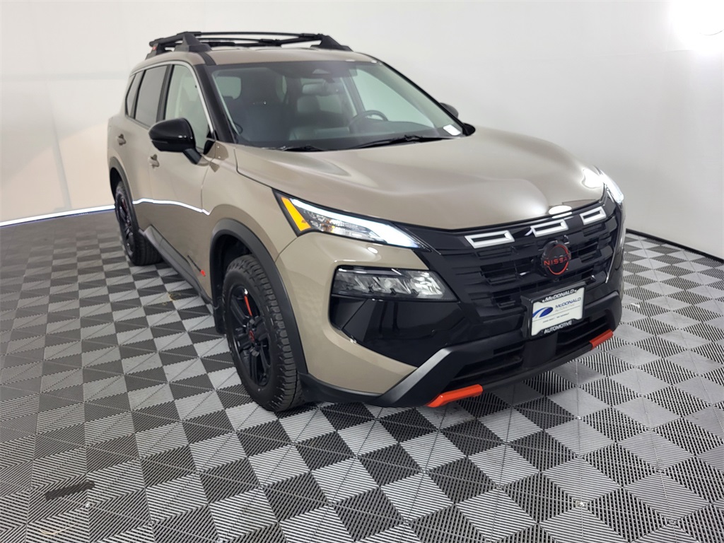 2025 Nissan Rogue SV photo 3