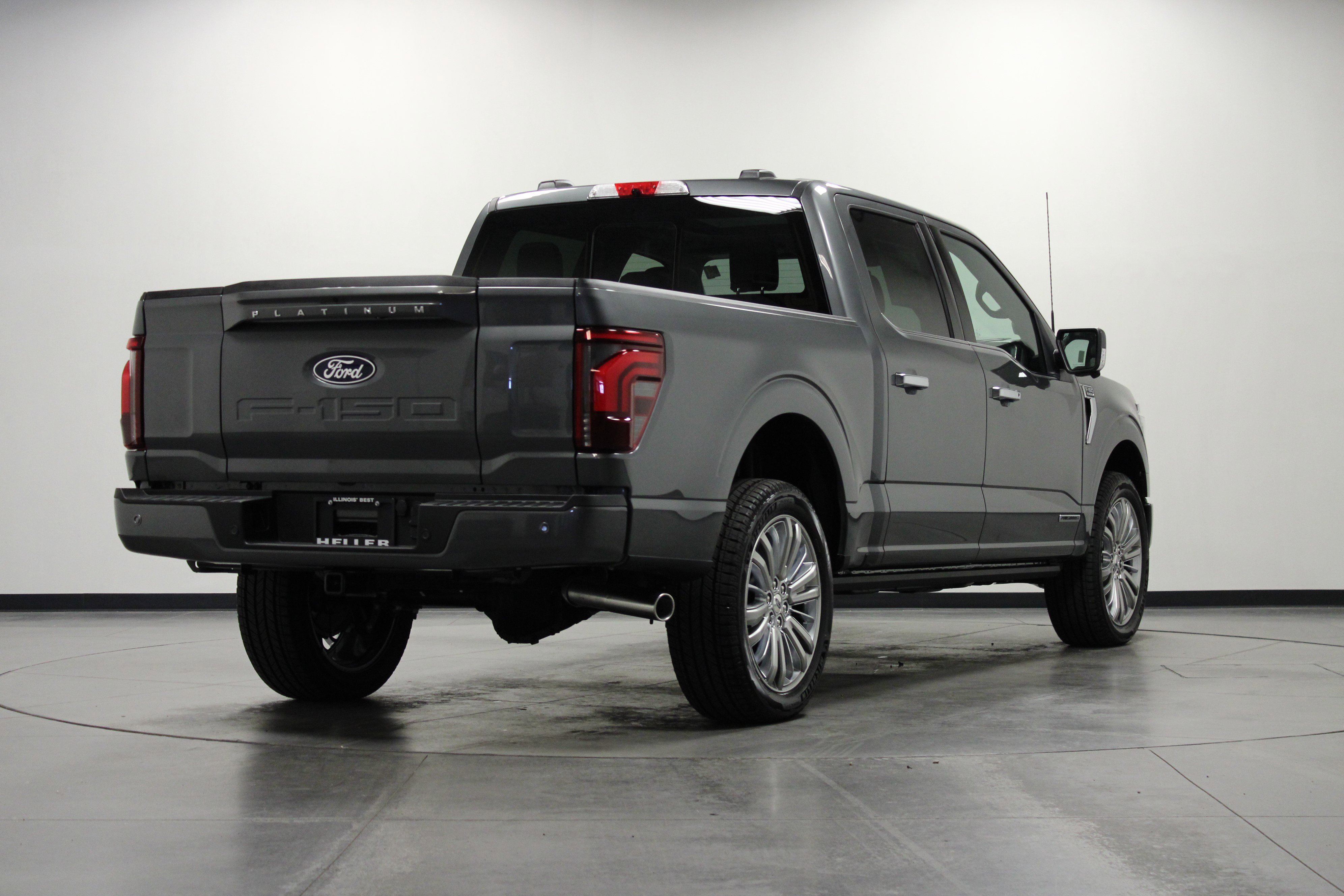 2025 Ford F-150 Platinum photo 3