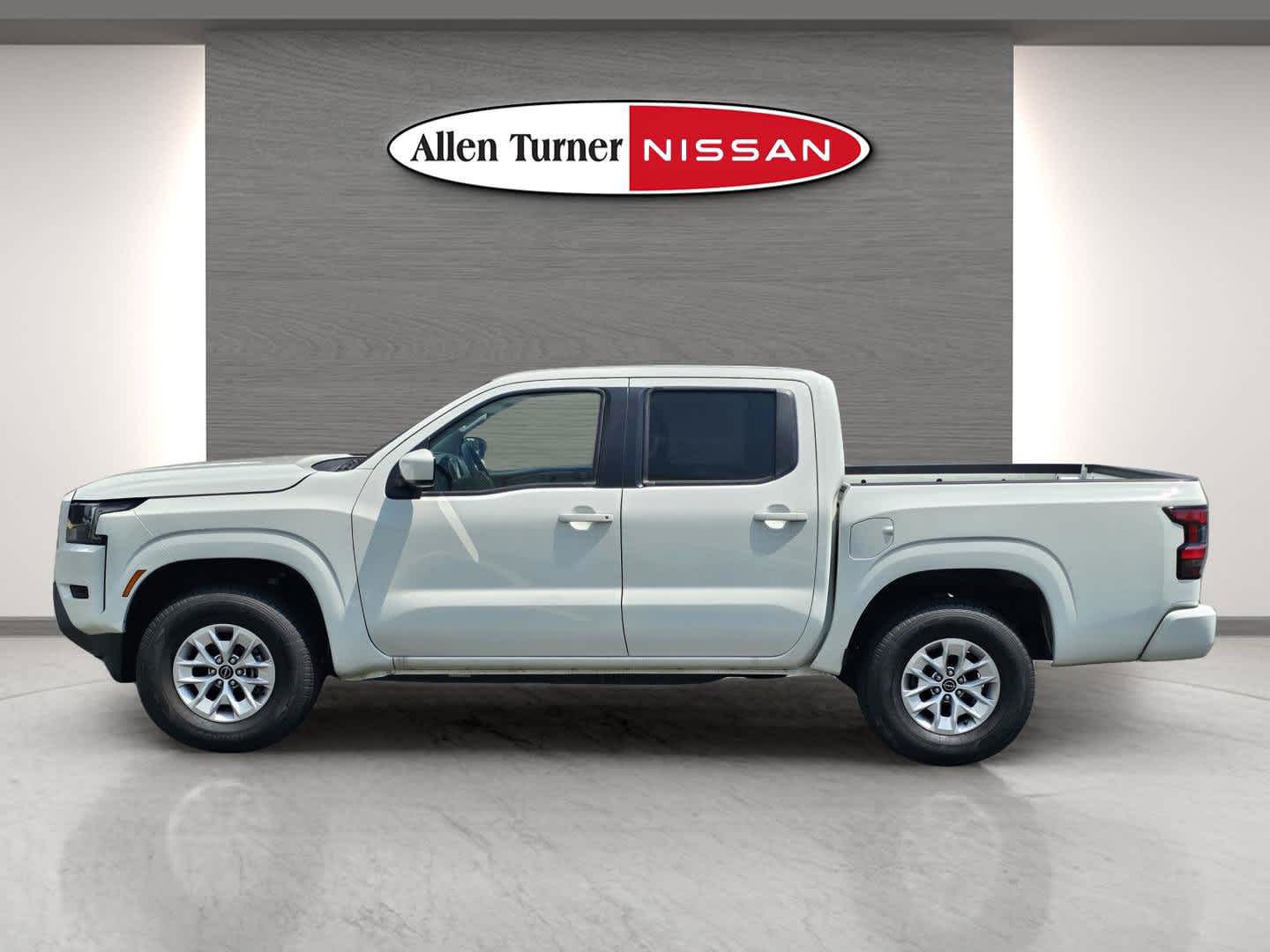 2024 Nissan Frontier SV photo 7