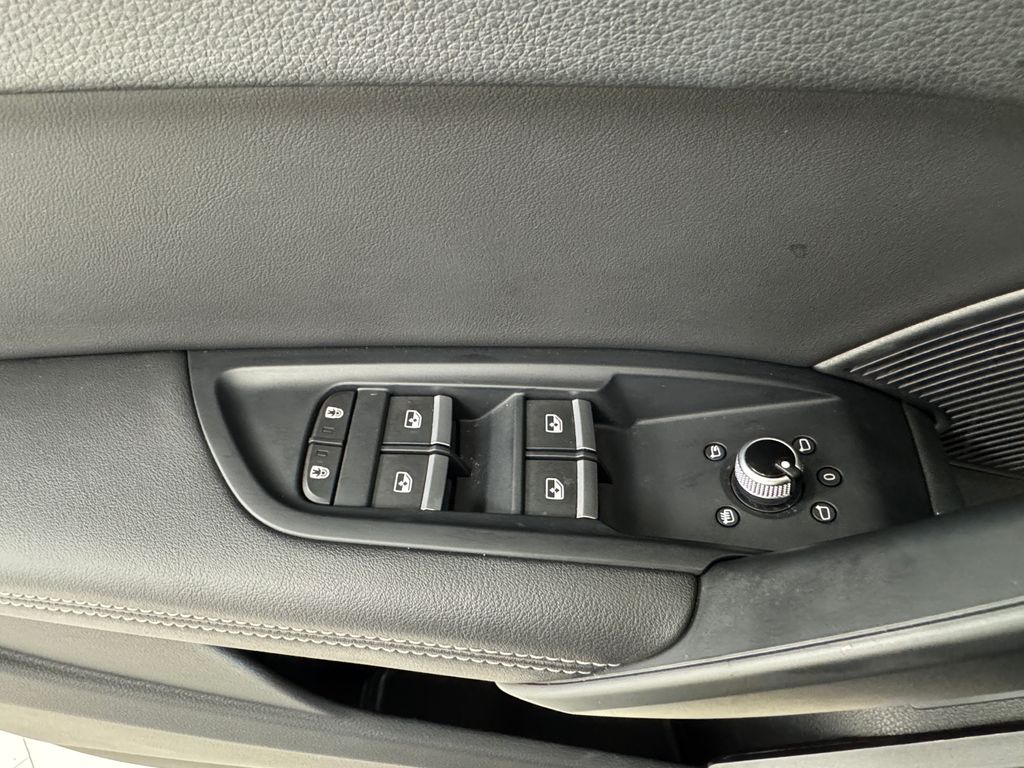 2021 Audi Q5 45 Premium Plus photo 26