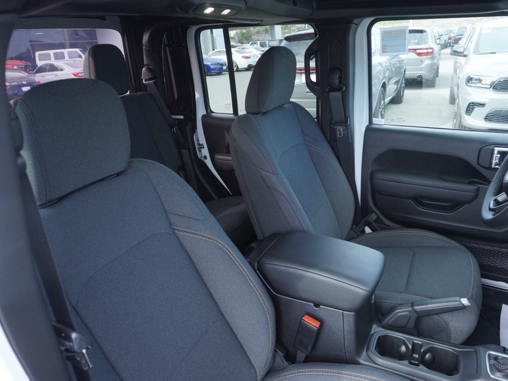2025 Jeep Gladiator Sport photo 23