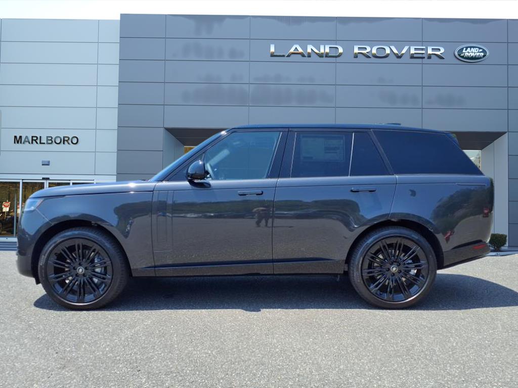 2025 Land Rover Range Rover SE photo 5