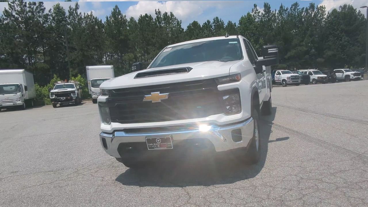 2025 Chevrolet Silverado 2500HD photo 3