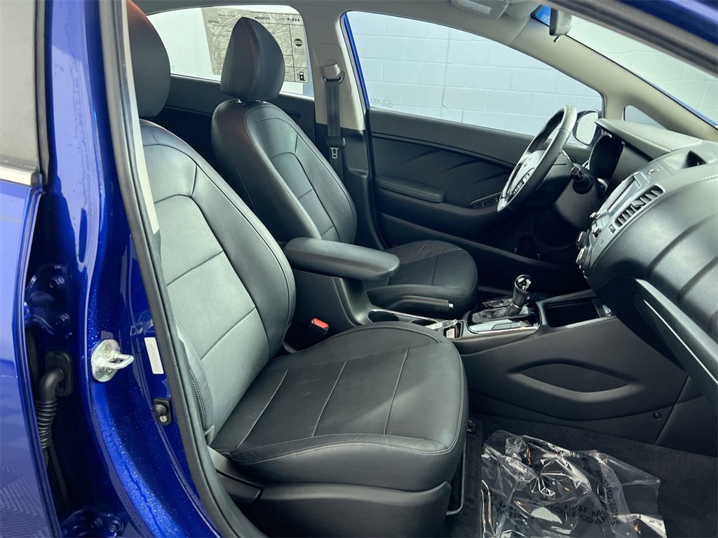 2017 Kia Forte EX photo 32