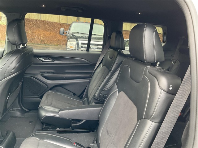 2023 Jeep Grand Cherokee Altitude photo 9