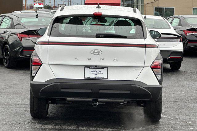 2026 Hyundai Kona SE photo 3