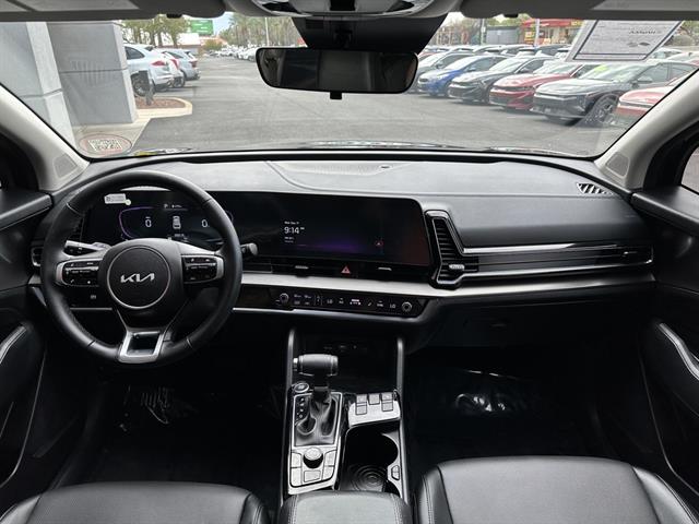 2025 Kia Sportage EX photo 18