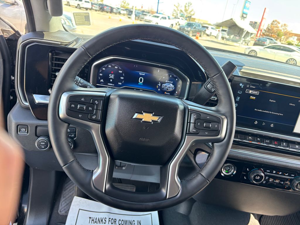 2024 Chevrolet Silverado 1500 LT photo 9