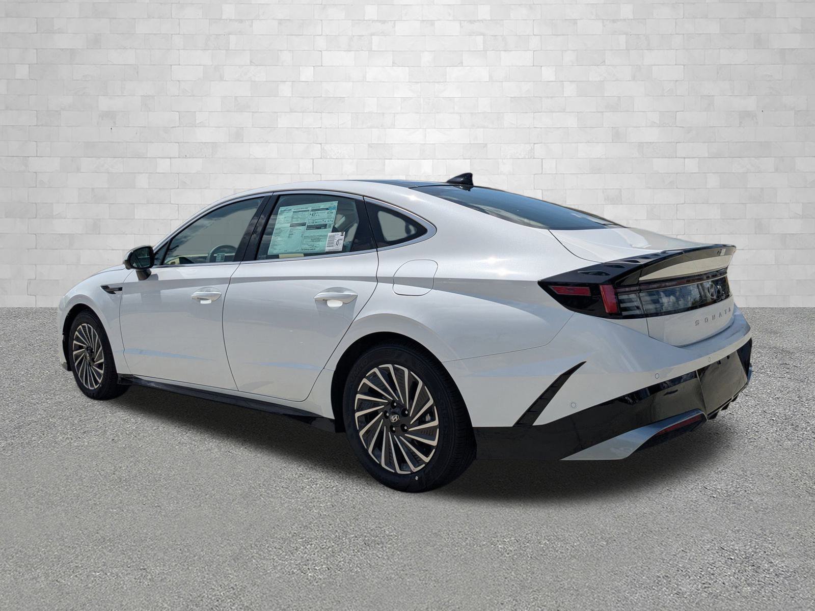 2025 Hyundai Sonata Hybrid Limited photo 4