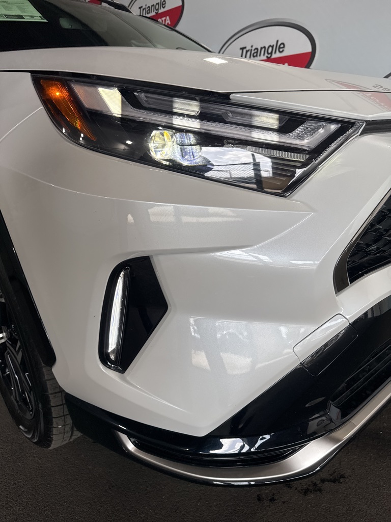 2025 Toyota RAV4 Hybrid XSE photo 12