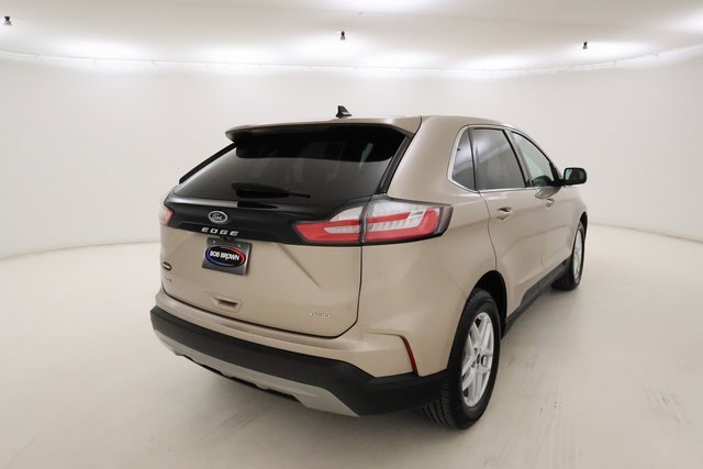 2021 Ford Edge SEL photo 3