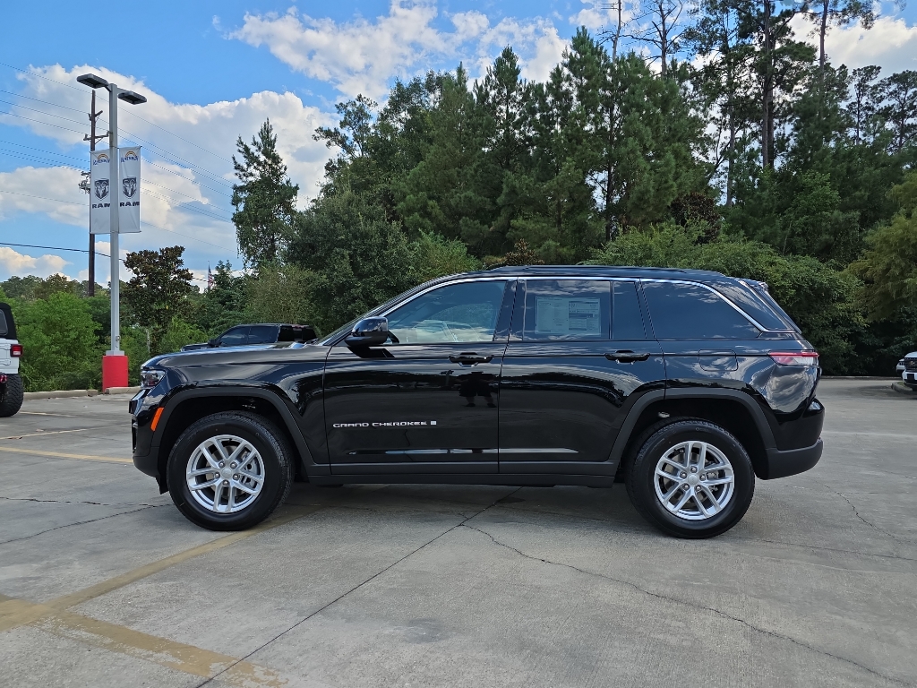 2025 Jeep Grand Cherokee Laredo X photo 4