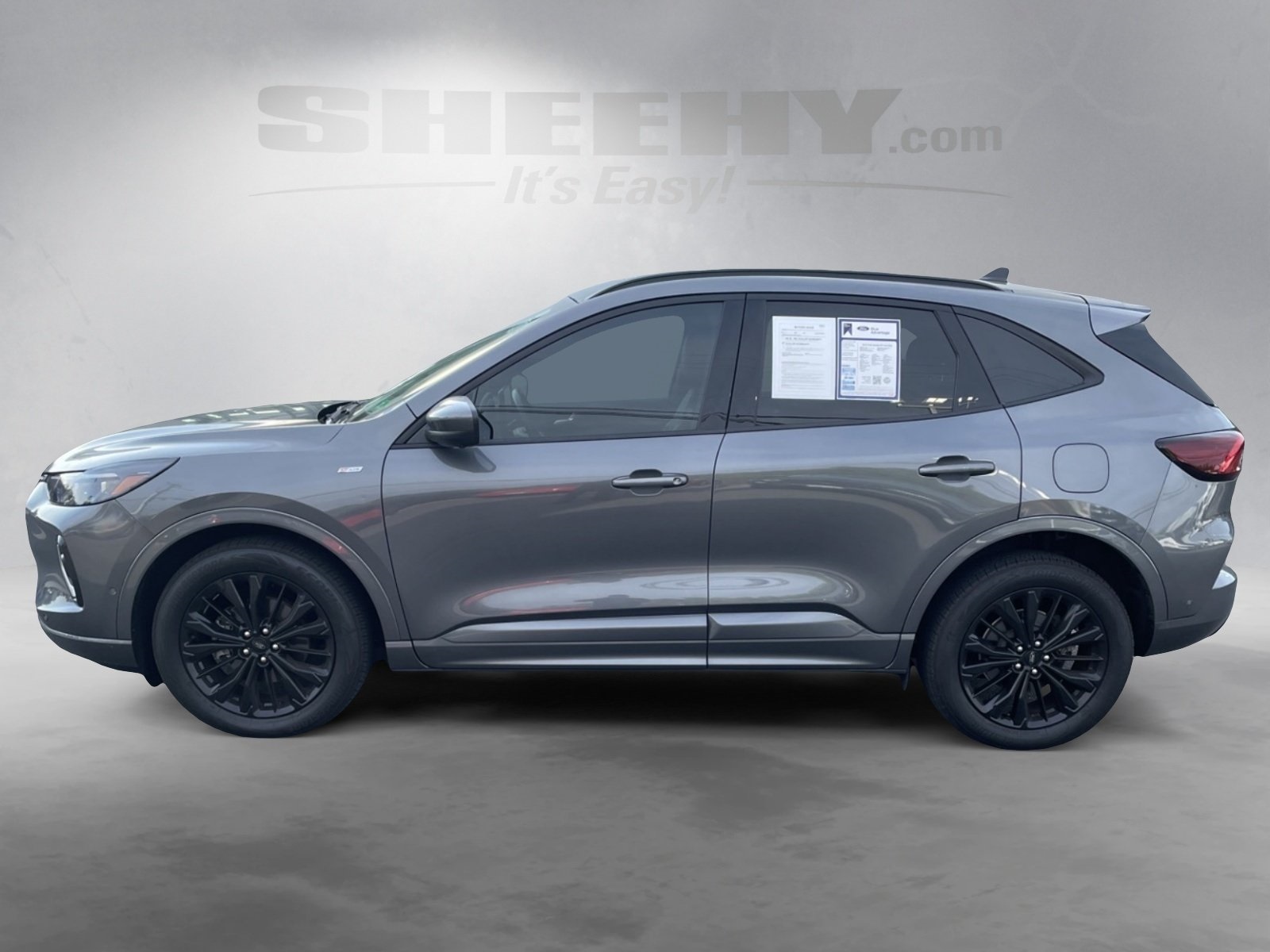 2023 Ford Escape ST-Line Elite photo 2