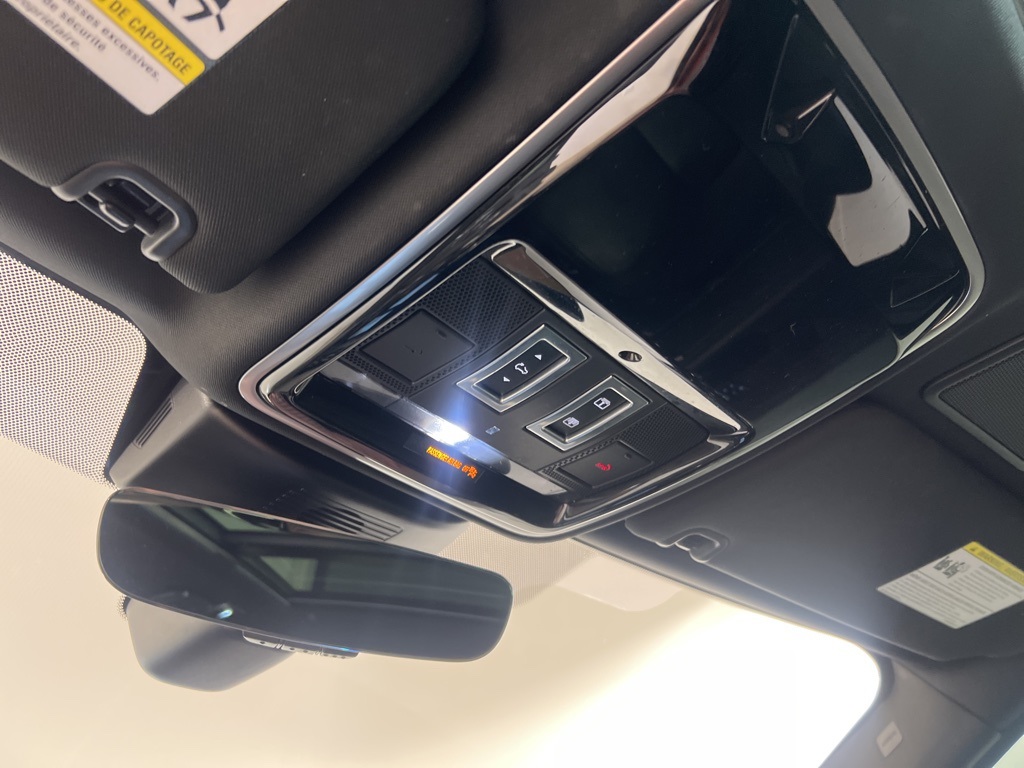2020 Land Rover Range Rover HSE photo 16