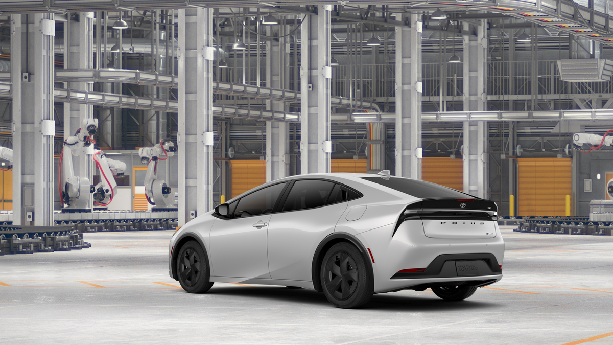 2026 Toyota Prius Plug-in Hybrid SE photo 6