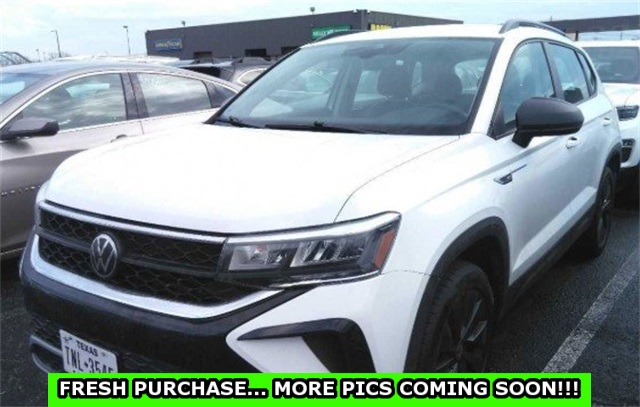 2024 Volkswagen Taos S's photo