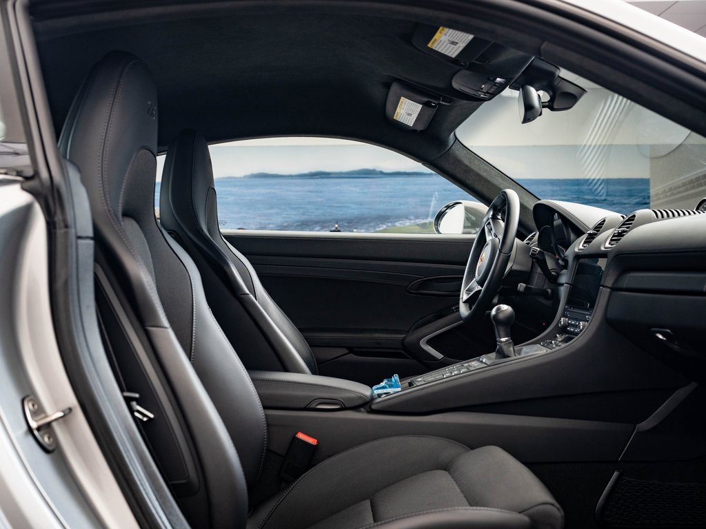 2023 Porsche Cayman T photo 29