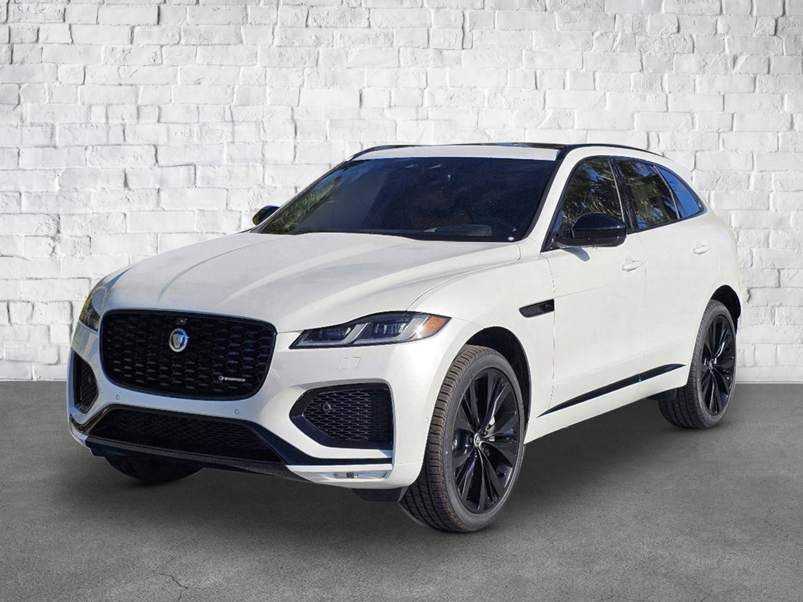 2025 Jaguar F-PACE P400 R-Dynamic S photo 2