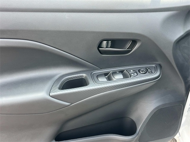 2025 Nissan Versa 1.6 S photo 18