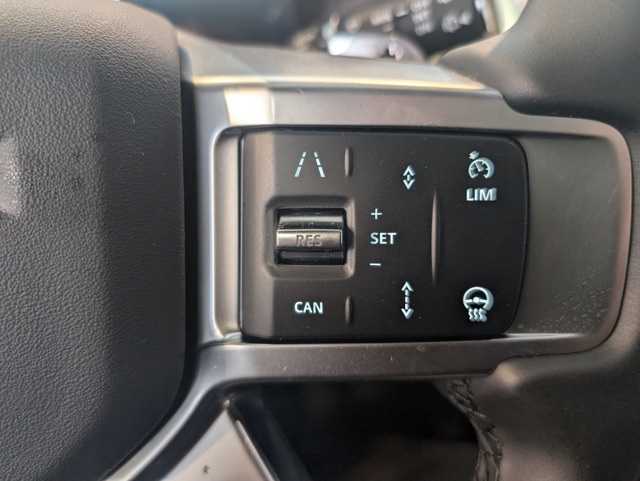 2025 Land Rover Discovery SE photo 15
