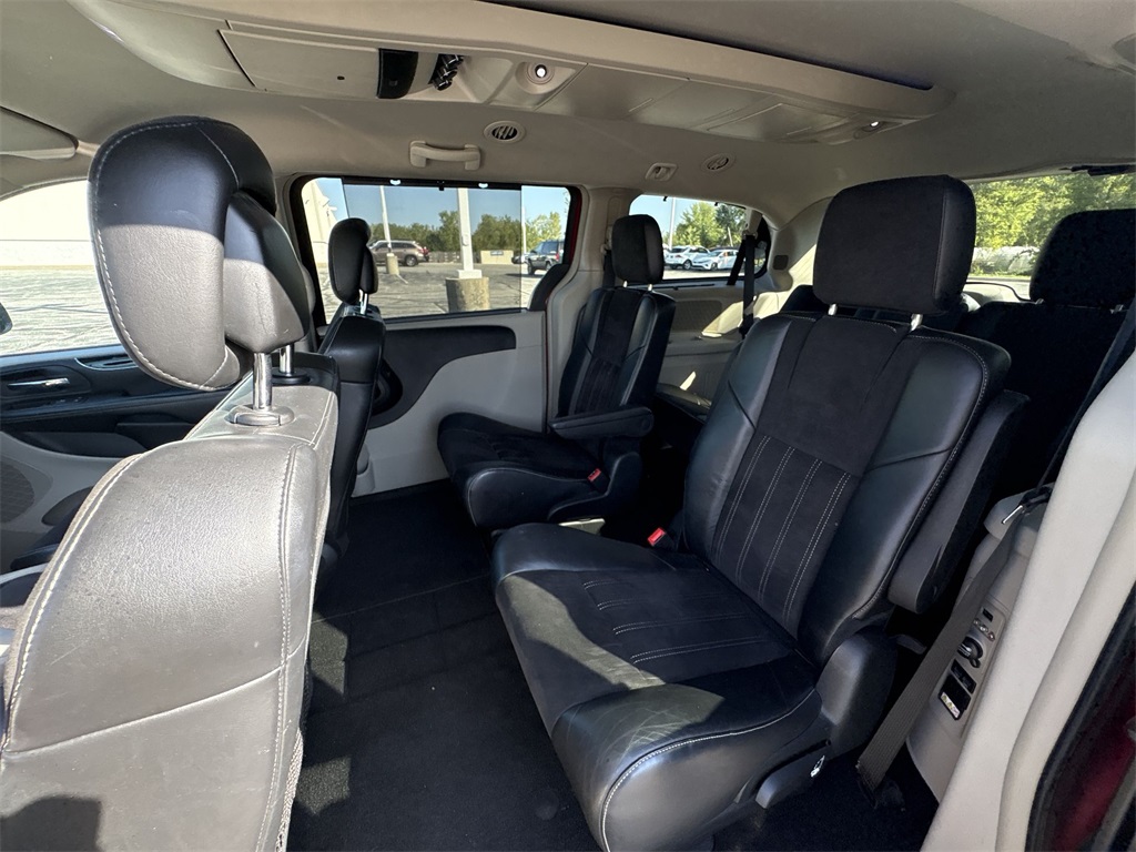 2014 Chrysler Town & Country photo 23