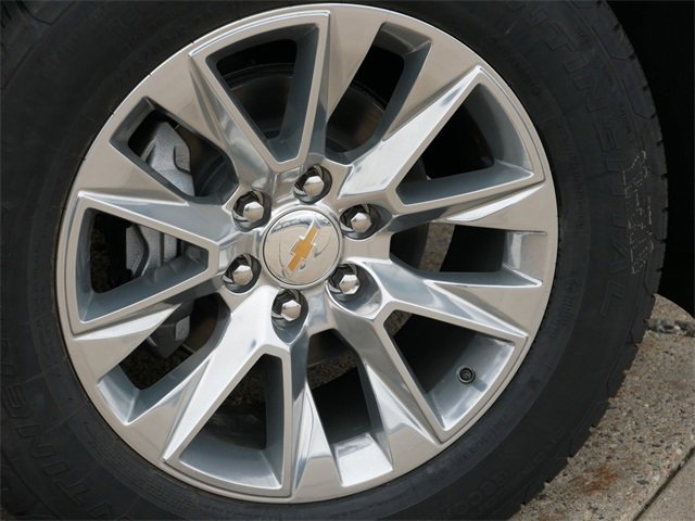 2025 Chevrolet Suburban Premier photo 8