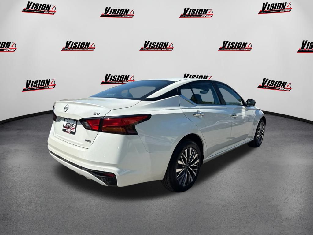 2024 Nissan Altima 2.5 SV photo 3