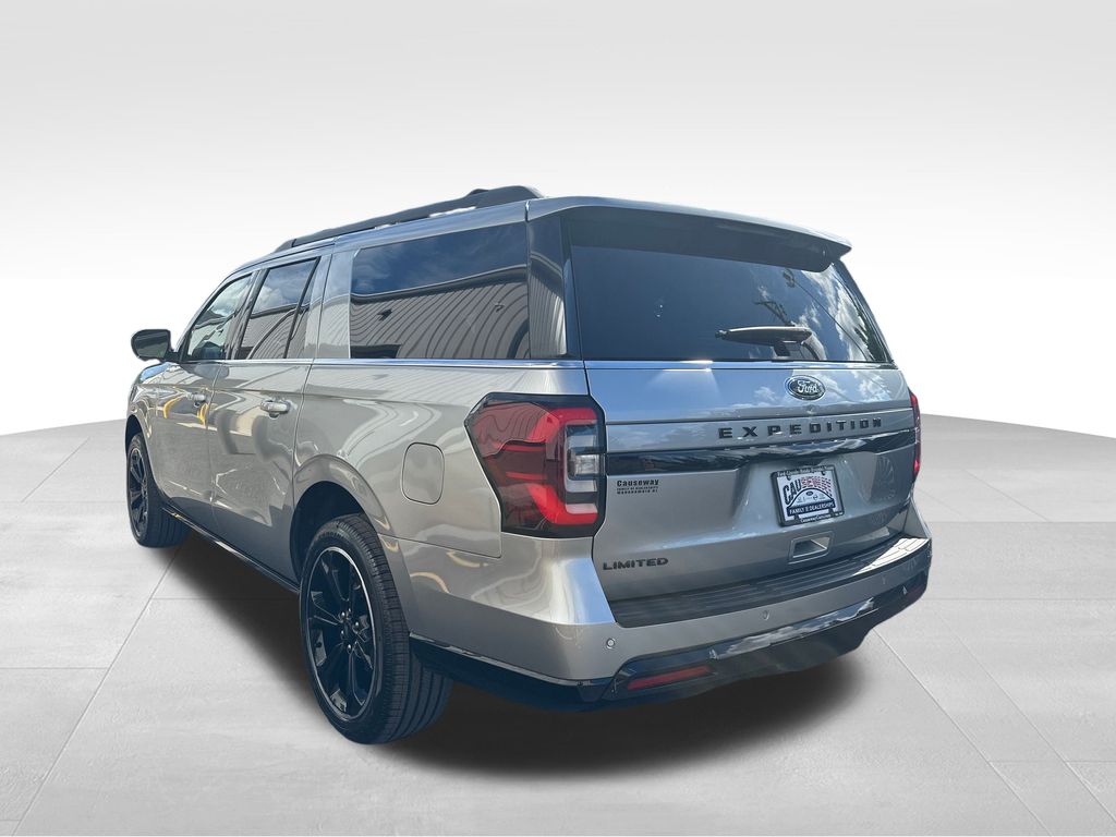 2022 Ford Expedition MAX Limited photo 2