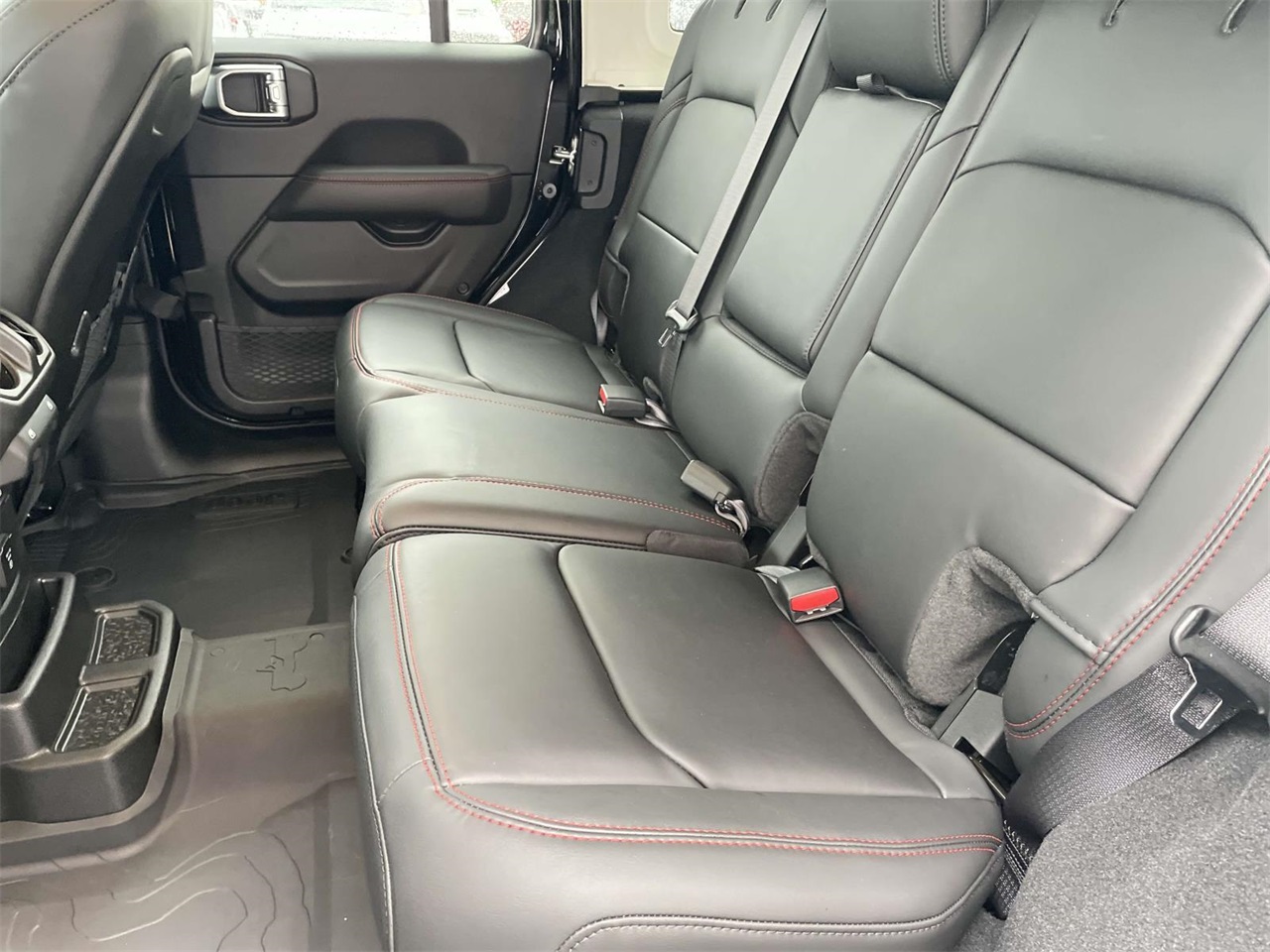 2025 Jeep Wrangler Rubicon X photo 24