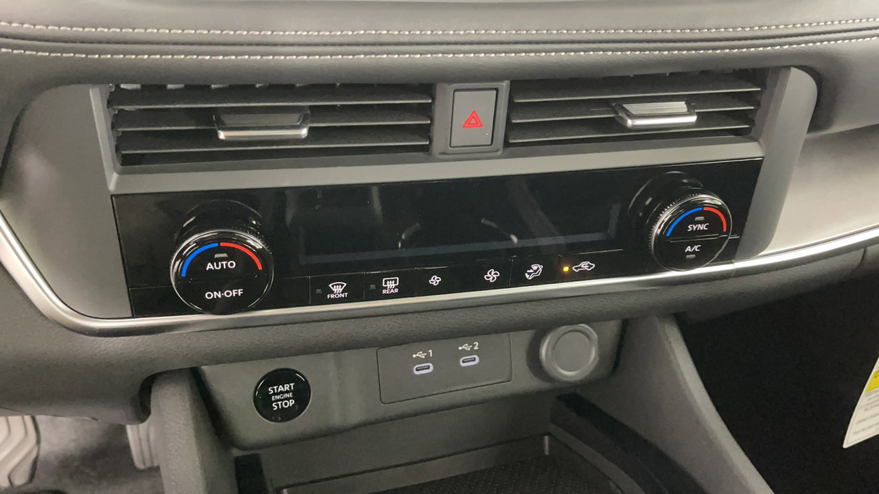 2025 Nissan Rogue SV photo 20