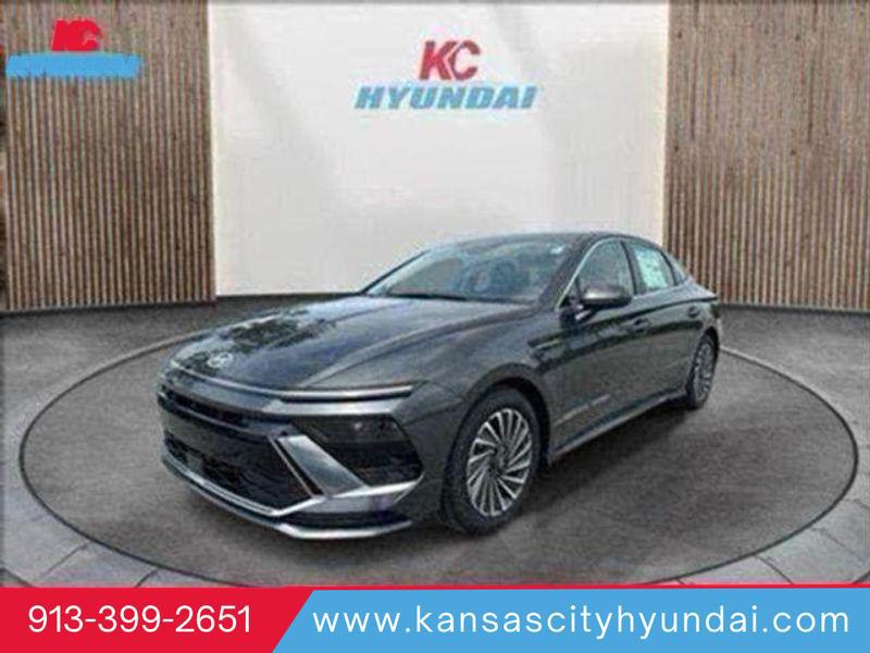 2025 Hyundai Sonata Hybrid
