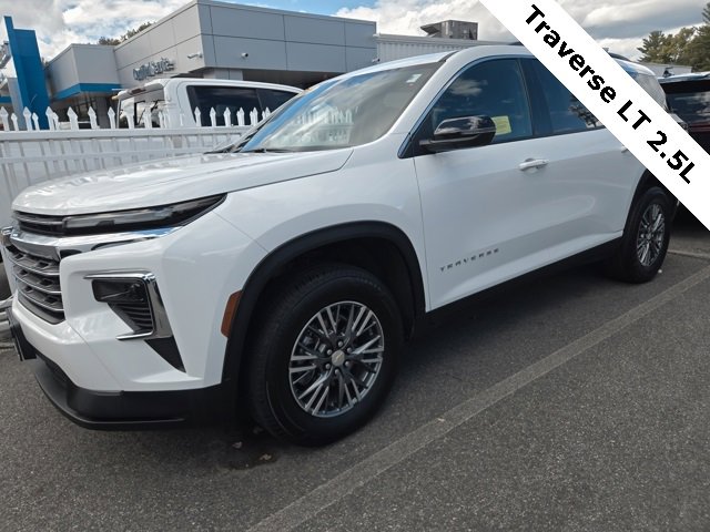 2025 Chevrolet Traverse photo 4