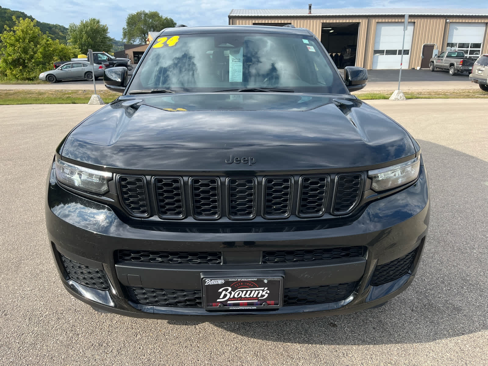 2024 Jeep Grand Cherokee Altitude photo 2