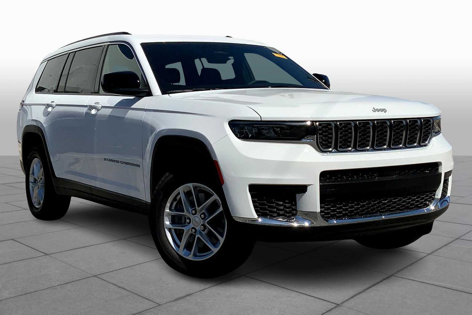 2025 Jeep Grand Cherokee Laredo X photo 2