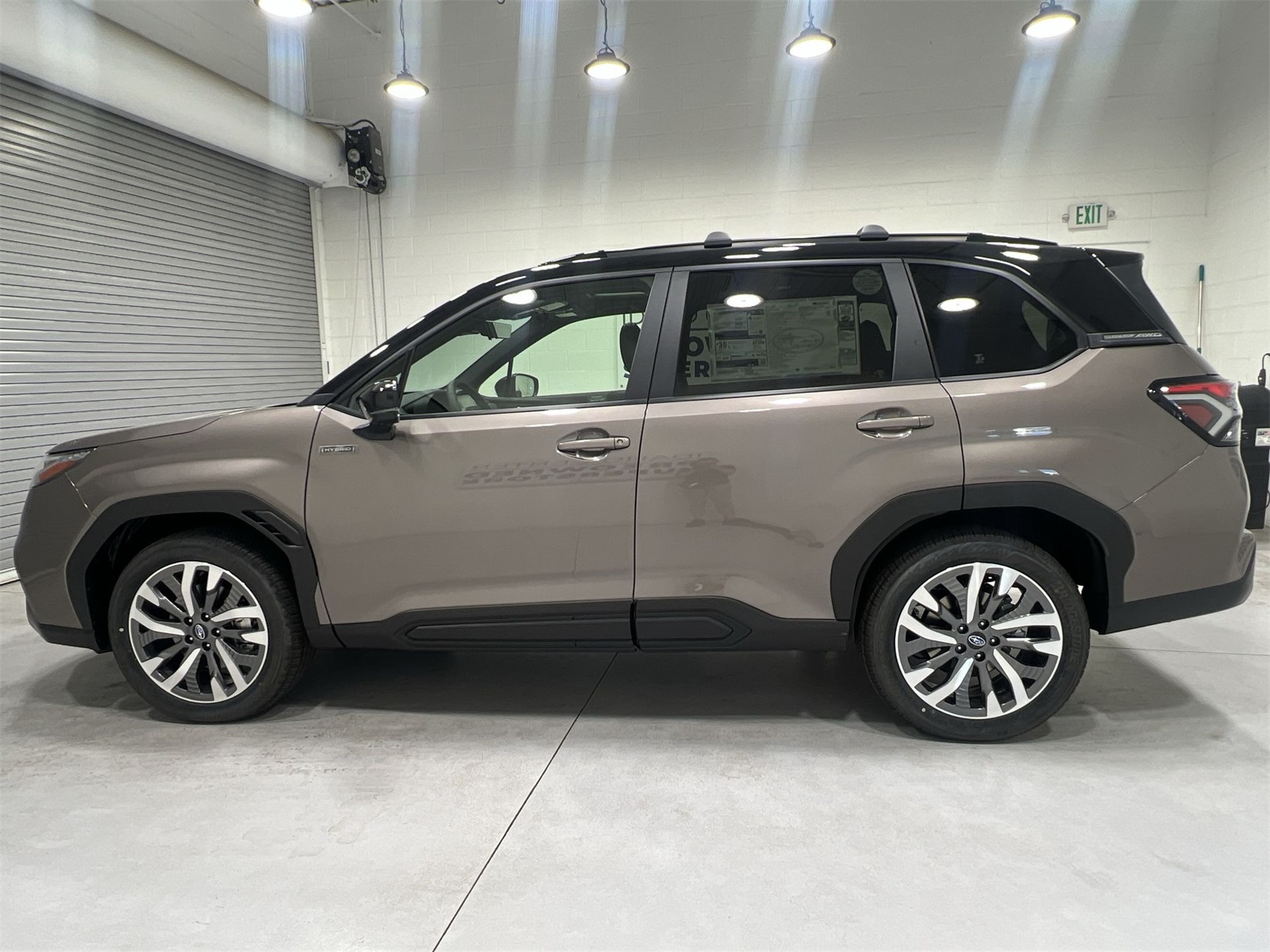 2025 Subaru Forester Touring photo 5